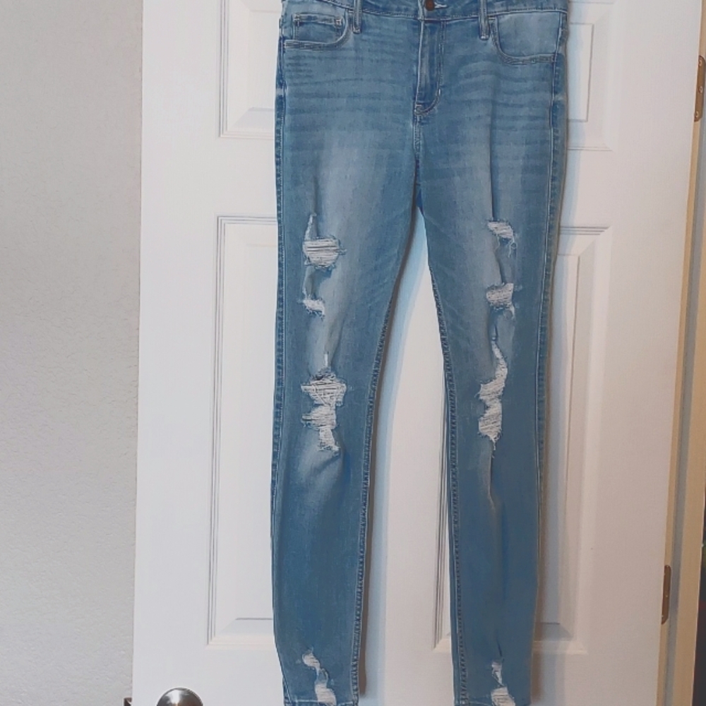 HOLLISTER Ladies Denim Jean's Size 28